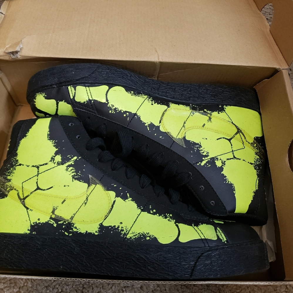 Nike Blazer Mid Premium GS Glow in the Dark